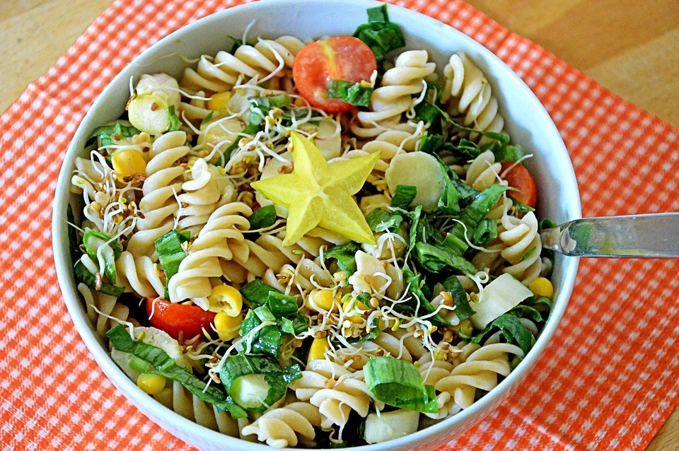 https://pixabay.com/en/pasta-salad-salad-spring-1974762/