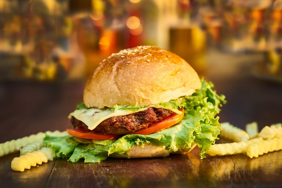 https://pixabay.com/en/burger-food-restaurant-beautiful-2579902/