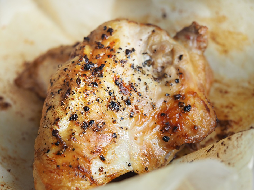 https://pixabay.com/en/chicken-roasted-parchment-pepper-1081088/