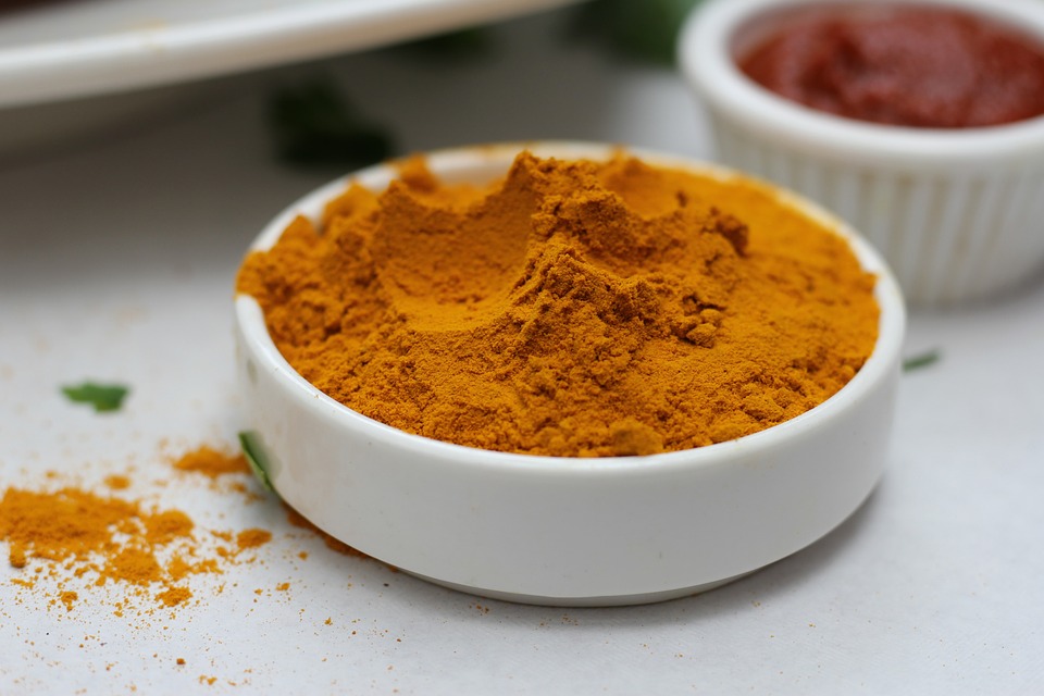 https://pixabay.com/en/spices-turmeric-ingredient-flavor-2613032/