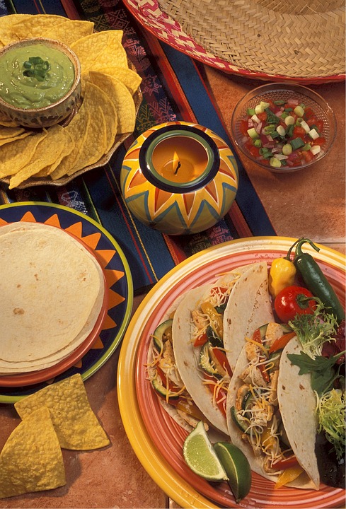 https://pixabay.com/en/tortillas-white-mexican-food-taco-520808/