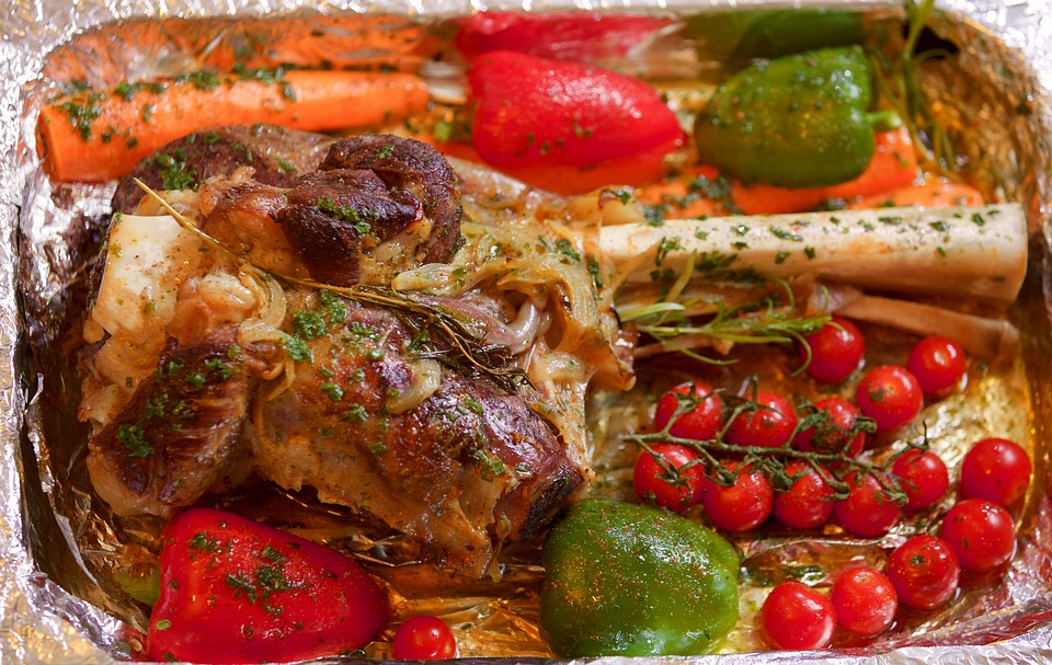 https://pixabay.com/en/leg-of-lamb-tjena-kitchen-vegetables-2729699/