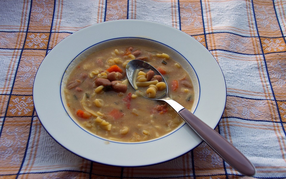 https://pixabay.com/en/pasta-and-beans-soup-italian-cuisine-1978554/