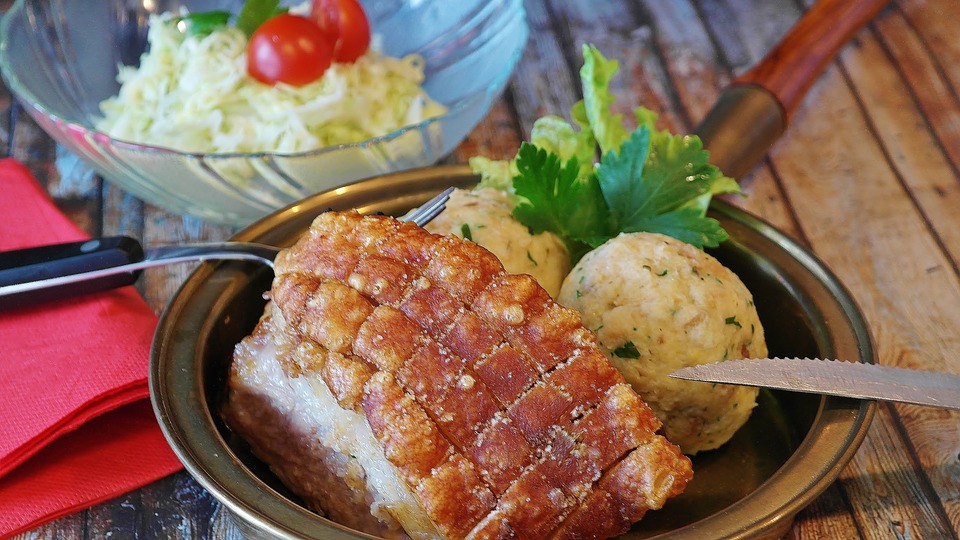 https://pixabay.com/en/roast-pork-crust-roast-dumpling-2273819/