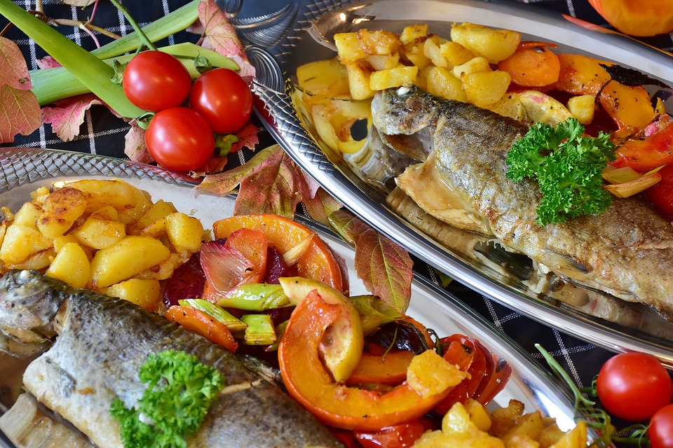 https://pixabay.com/en/trout-fish-fried-fry-vegetables-2900325/