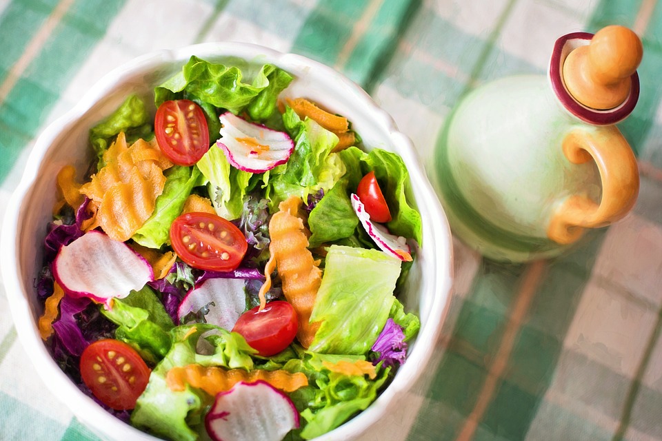 https://pixabay.com/en/salad-fresh-veggies-vegetables-791891/